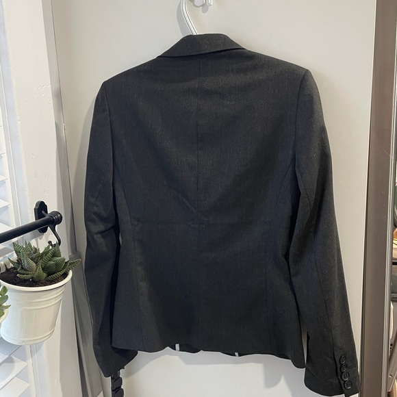Size 36 Mexx women’s dark gray blazer. Excellent condition. Selling pants also - Picture 4 of 5